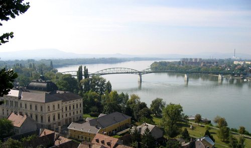 Donauknie bei Esztergom (Ungarn)