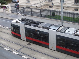 Straßenbahn: Linie 33