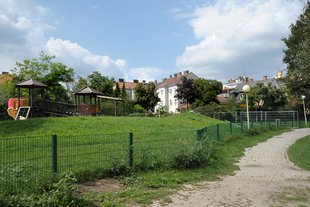 Spielplatz im Franz Polly Park in Jedlesee