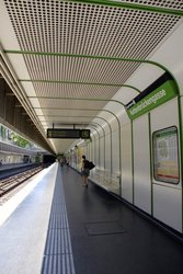 Station der U4: Kettenbrückengasse