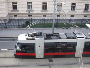 Straßenbahn: Linie 33