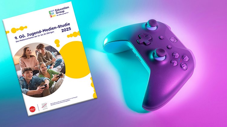 Links das Cover der Jugendstudie 2025, rechts ein Spielecontroller