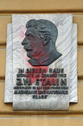 Gedenktafel für Josef Stalin in der Schönbrunner Schloßstraße
