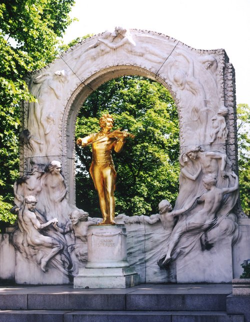 Johann Strauß: Denkmal im 1. Wiener Gemeindebezirk