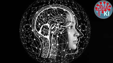 Über einen menschlichen Kopf sind ein neuronales Netz und die Zeichnung einer Wirbelsäule und eines Gehirns gelegt 