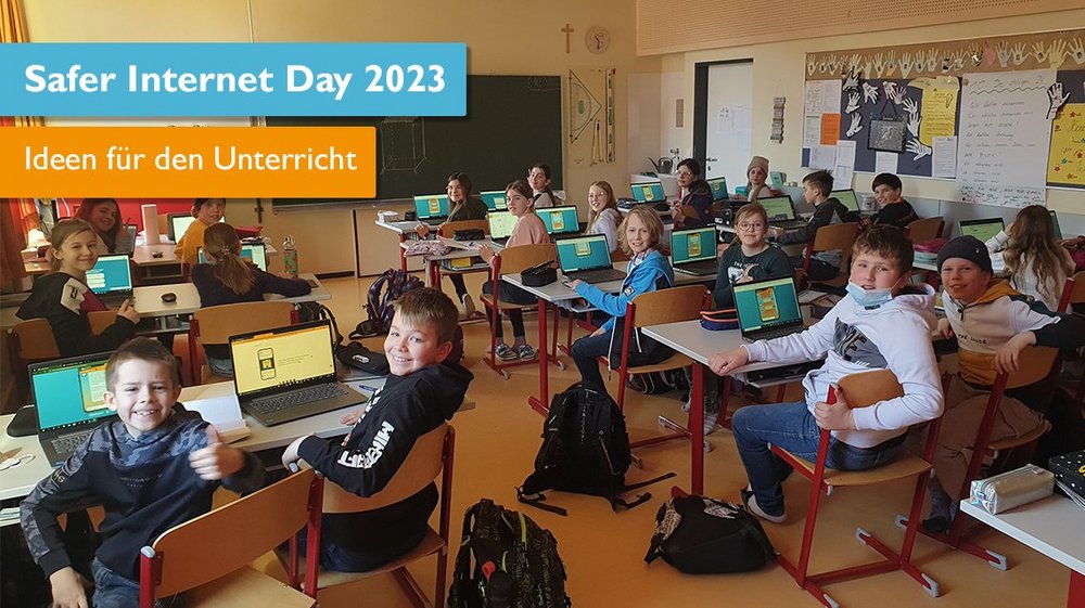 Eine Schulklasse blickt in die Kamera, darüber steht der Text "Safer Internet Day 2023 - Ideen für den Unterricht"