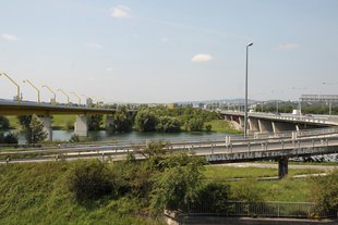 Steinitzsteg (Nordsteg) über die Donau