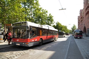 Autobus am Bahnhof Heiligenstadt