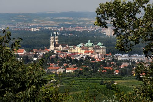 Blick auf das Stift Klosterneuburg