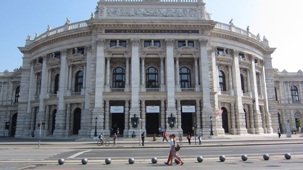 Ein Foto des Wiener Burgtheaters.
