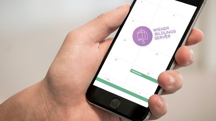 Kalender mit Logo des Bildungsservers auf Smartphone