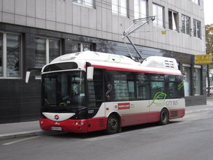 Elektrobus am Schottenring