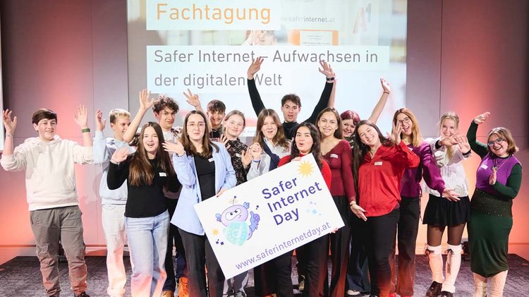 Ein Bild von Jugendlichen auf der Saferinternet-Fachtagung 2025