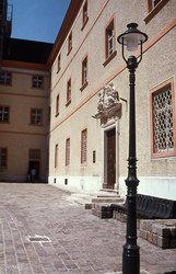Löwenburgkonvikt (heute: Studentenheim der Piaristen)