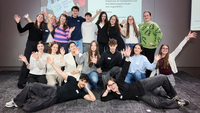 Gruppenfoto von der Fachtagung zum Safer Internet Day 2026.