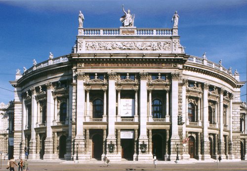 Burgtheater an der Wiener Ringstraße im 1. Gemeindebezirk