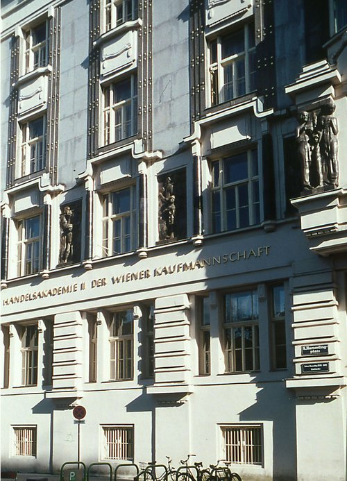 Handelsakademie im 8. Wiener Gemeindebezirk